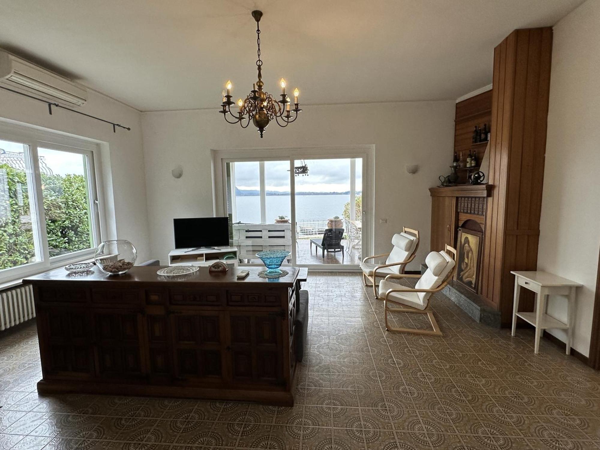 Villa Anastasye Your Lakefront Vacation Rental Predore Exterior photo