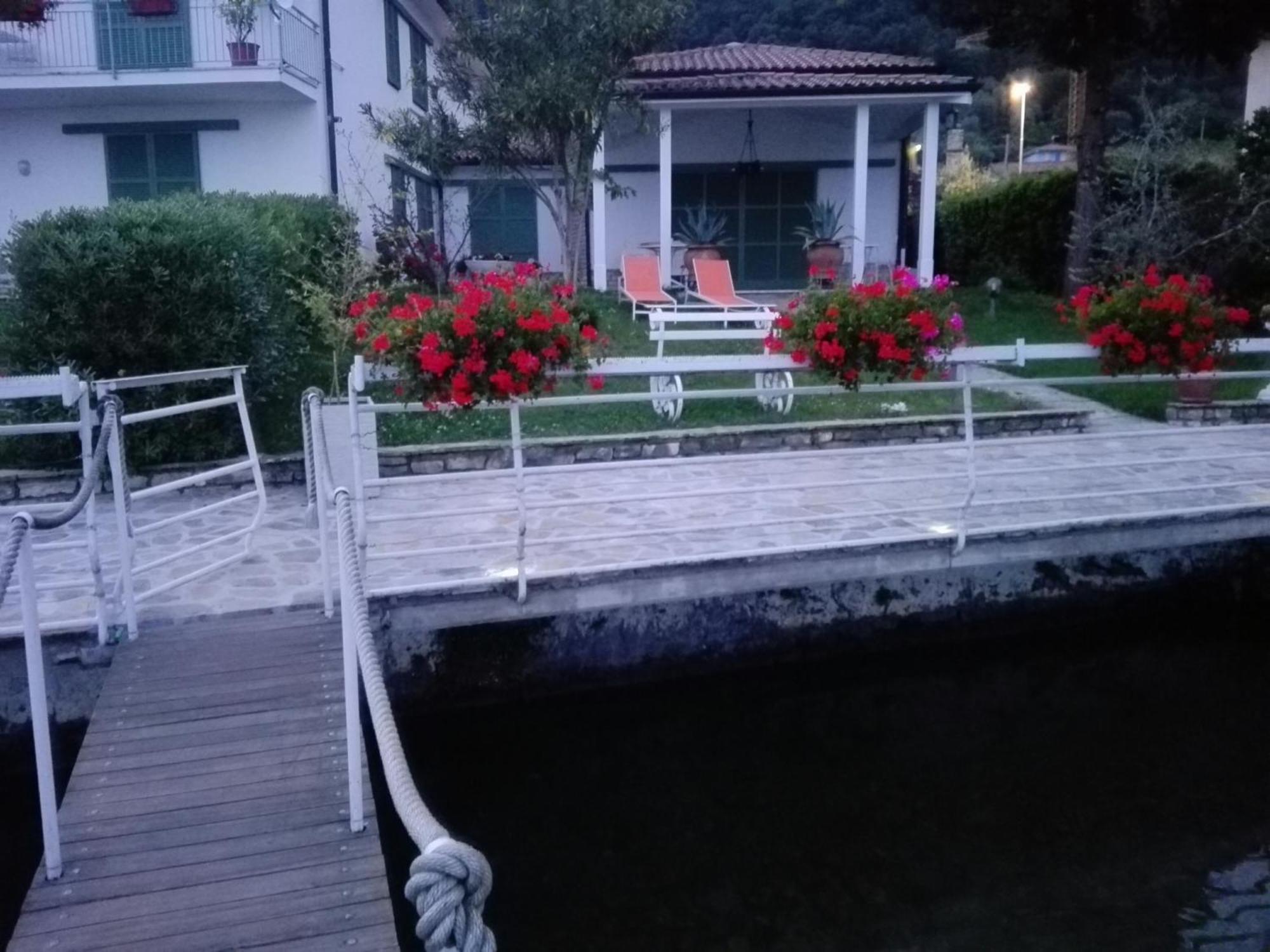 Villa Anastasye Your Lakefront Vacation Rental Predore Room photo